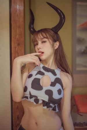 让娇妻尝试两根一起进3p视频